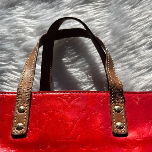 LOUIS VUITTON Monogram Vernis Reade MM Hand Bag Red Rouge - Picture 8 of 17